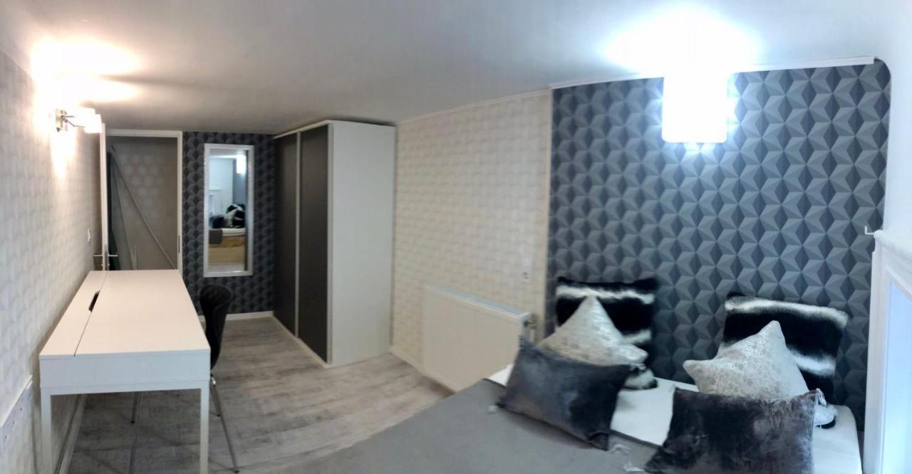 Apartman Corvin Ruinpub Designed *